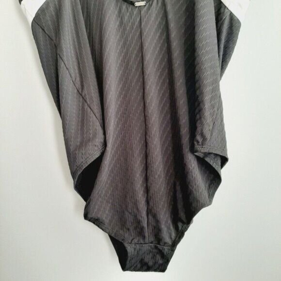 KRISTA - NWOT One Piece Swimsuit Colorblock B&W Sz 24 W D - Picture 9 of 12